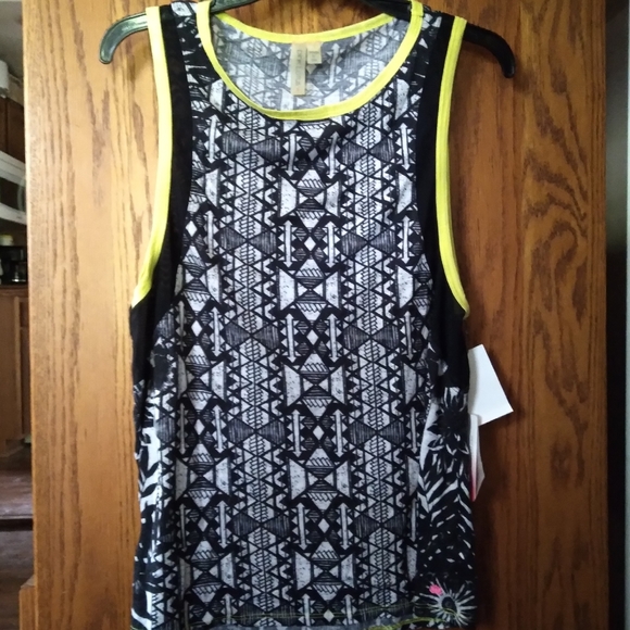 Was💲22! 🆕️ Pink Lotus active wear top - Picture 12 of 12